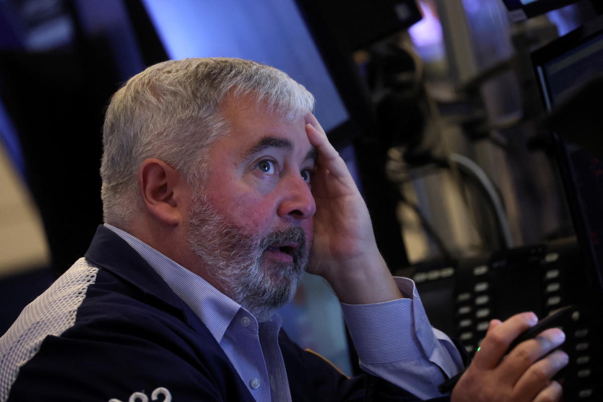 Dow Leads Stocks Fall as Rising Treasury Yields Shake Nerves