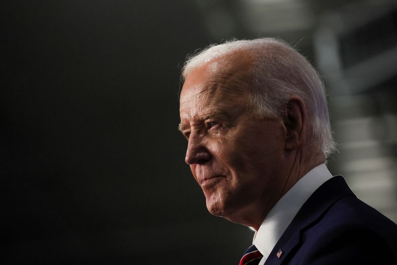 Biden overtime pay rule challenged by US business groups