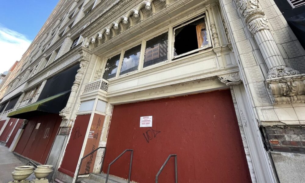 Railway Exchange Building sits vacant in downtown St. Louis. (Spectrum News/Gregg Palermo)