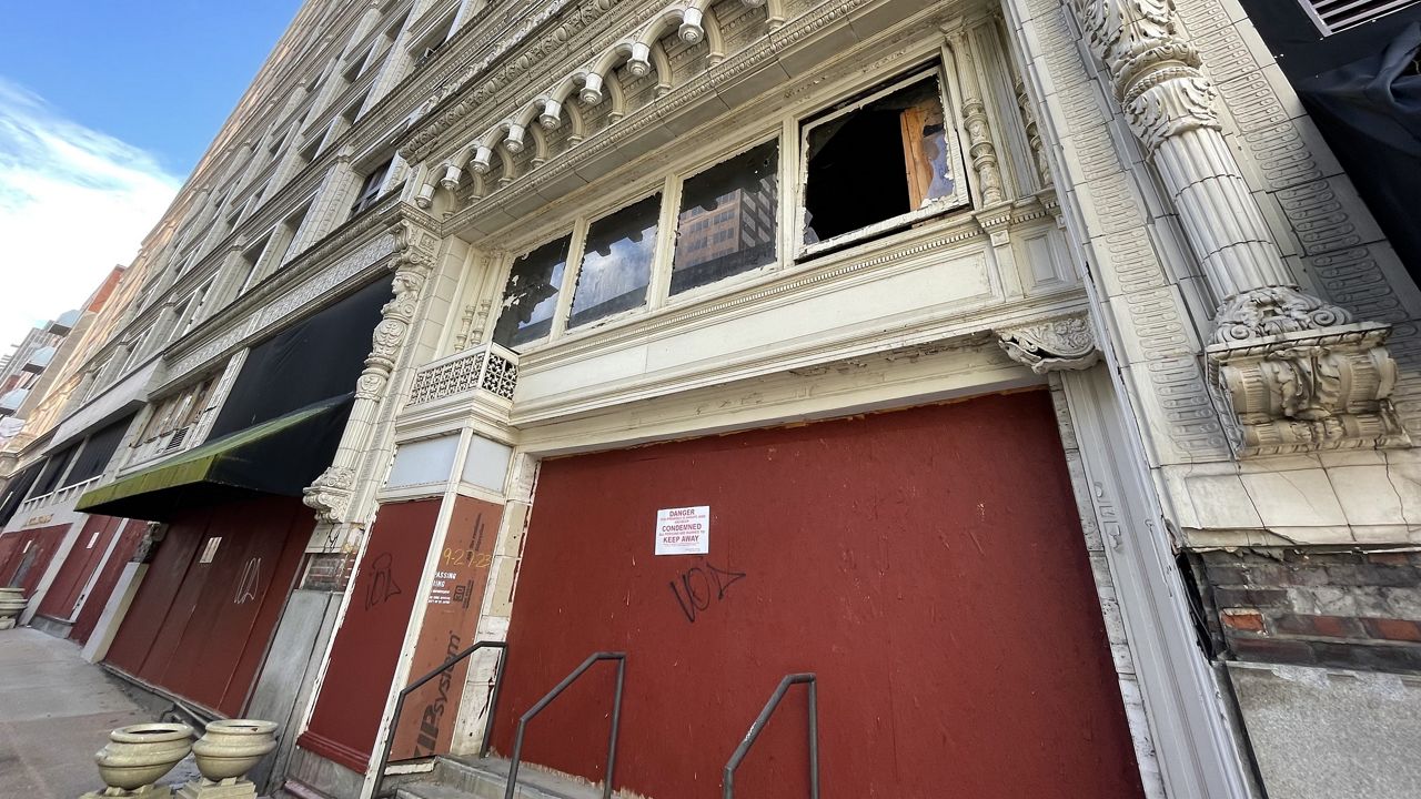 Railway Exchange Building sits vacant in downtown St. Louis. (Spectrum News/Gregg Palermo)