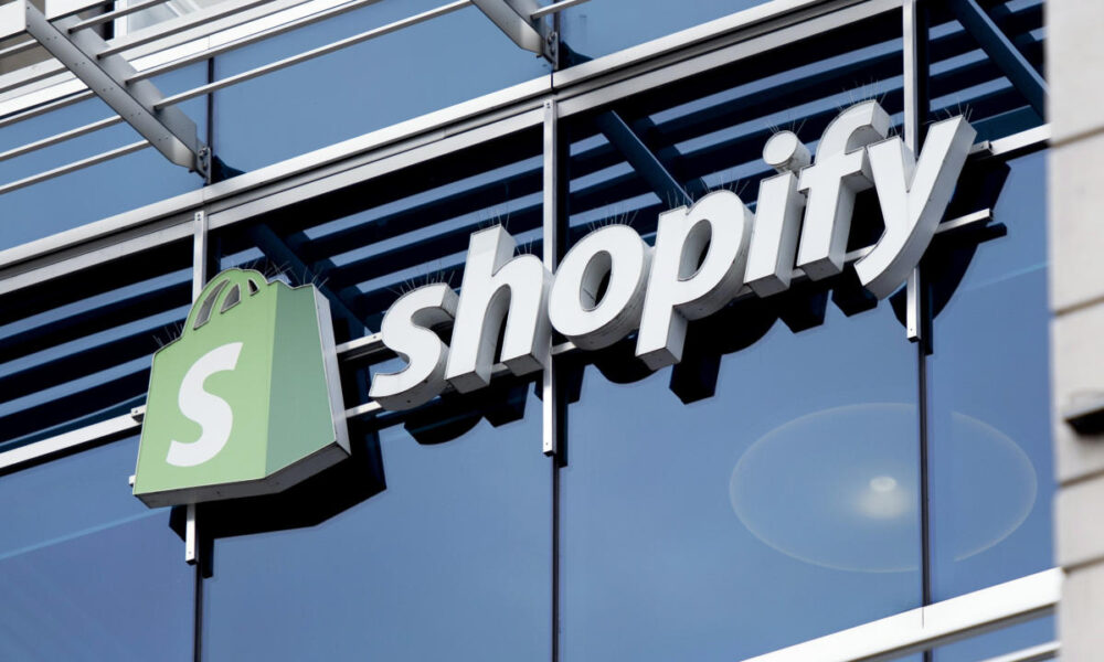 Shopify Falls on Weak Outlook After Very Strong Start to 2024