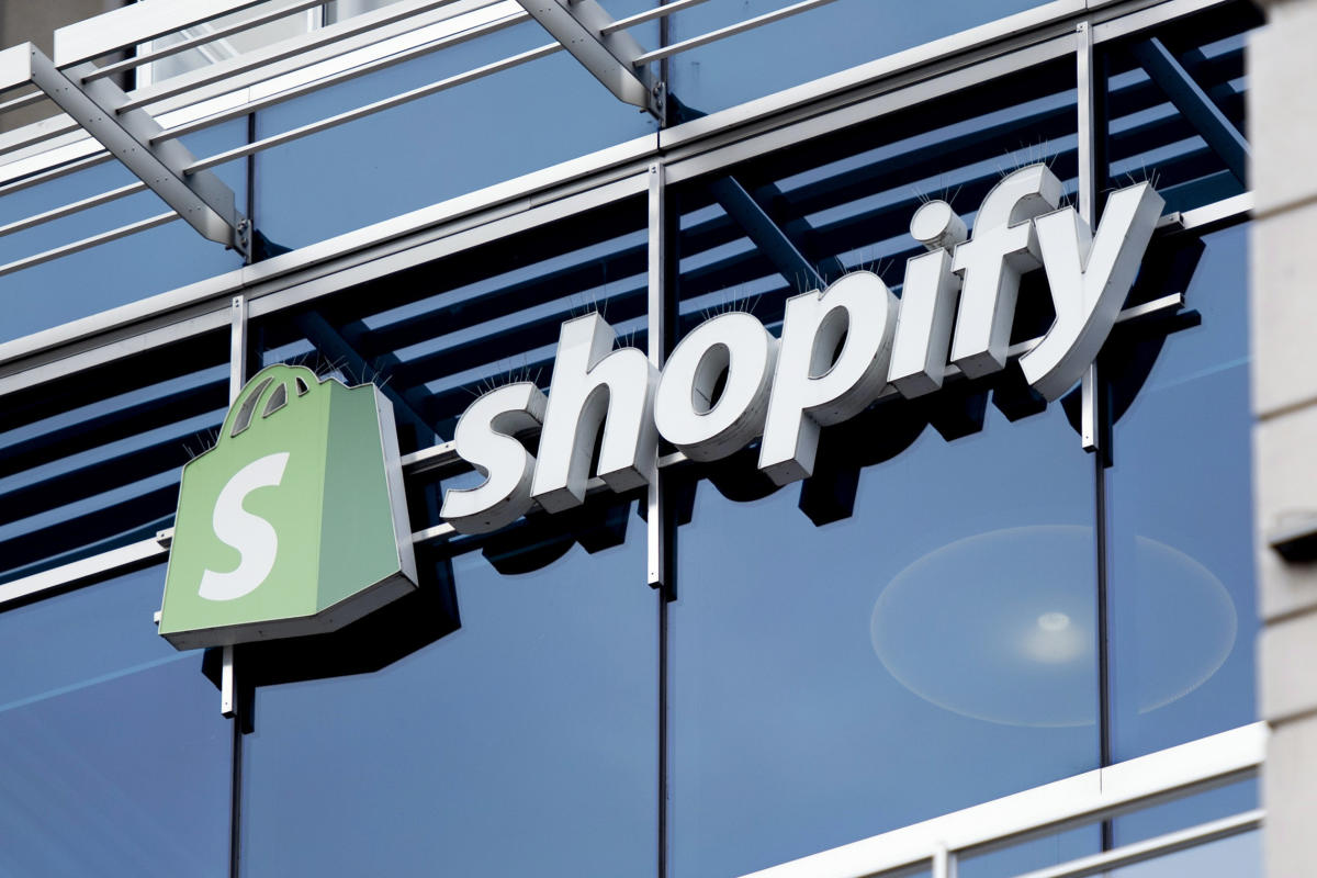 Shopify Falls on Weak Outlook After Very Strong Start to 2024