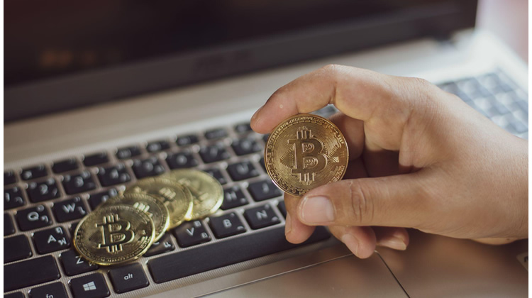 Advisors Concerned About Slow Adoption of Bitcoin ETFs