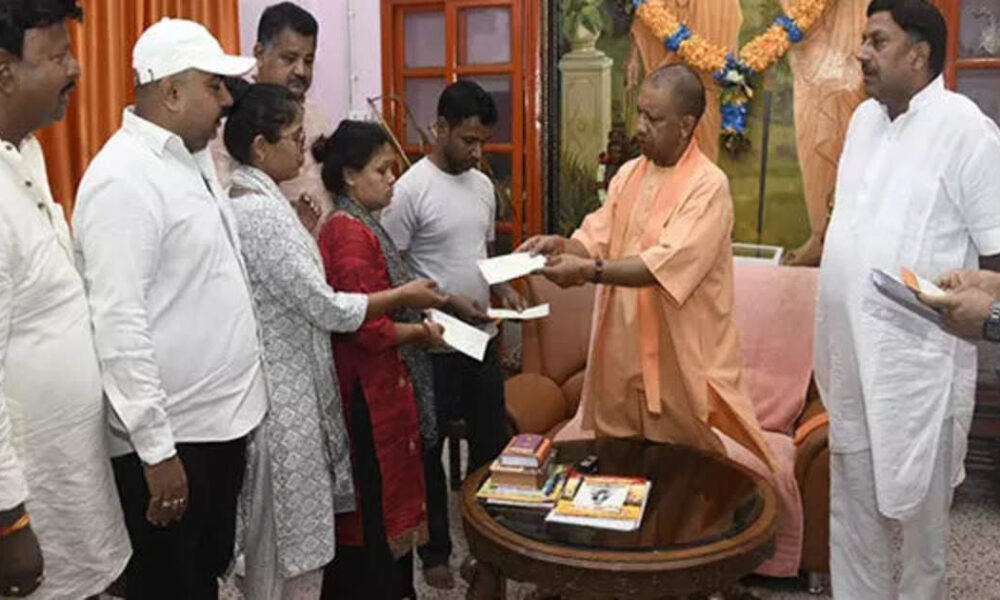 Kuwait Fire News: UP CM Yogi Adityanath Offers Financial Assistance to Relatives of Victims of Kuwait Fire Tragedy and Reasi Terrorist Attack