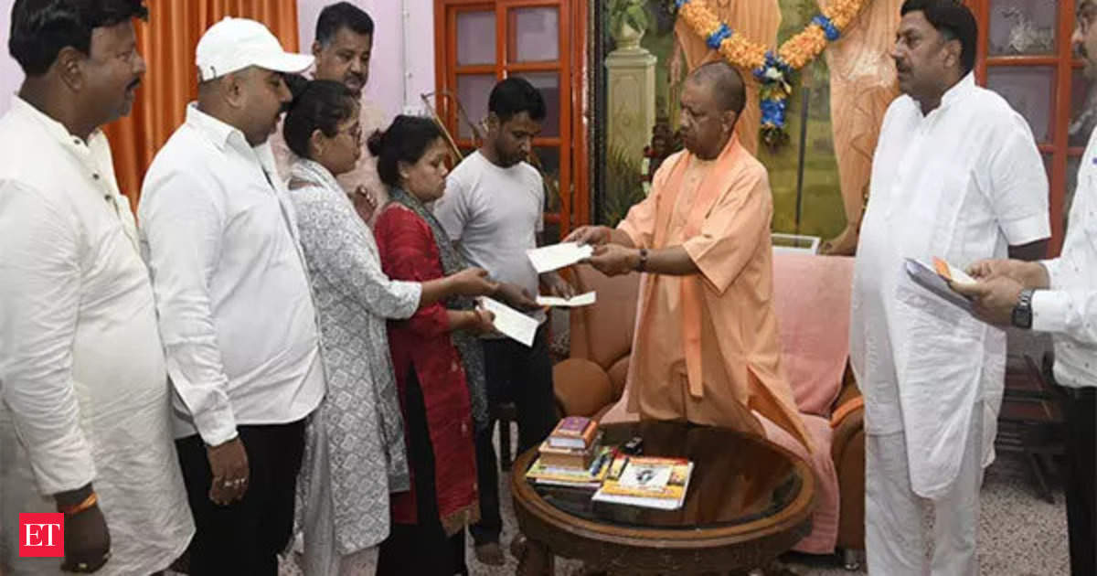 Kuwait Fire News: UP CM Yogi Adityanath Offers Financial Assistance to Relatives of Victims of Kuwait Fire Tragedy and Reasi Terrorist Attack