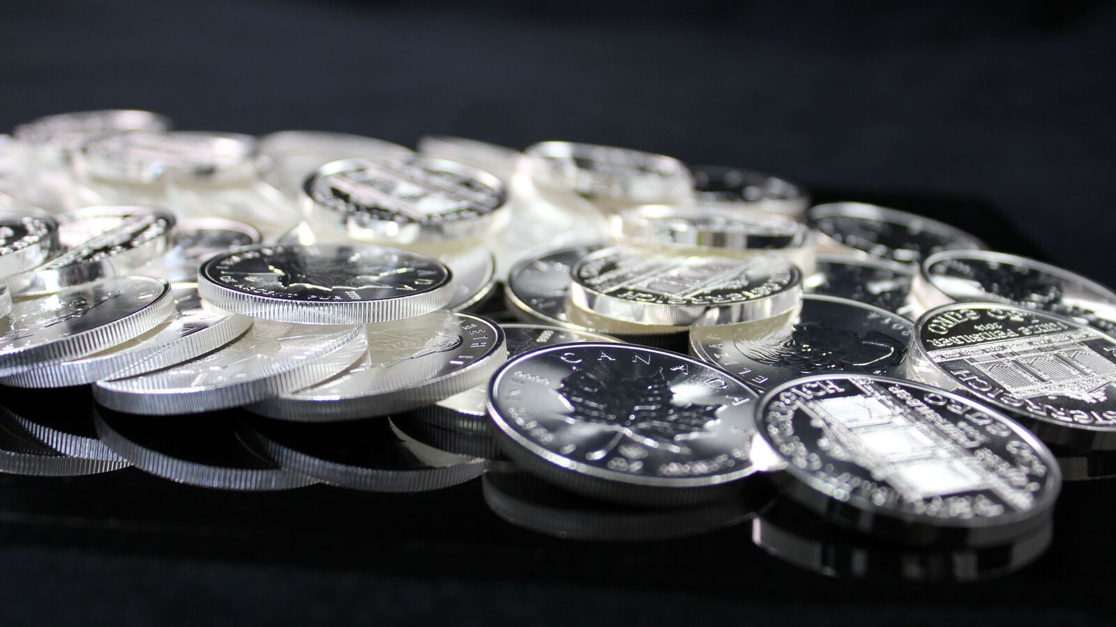 Why should you consider silver ETFs over other options? 3 experts intervene