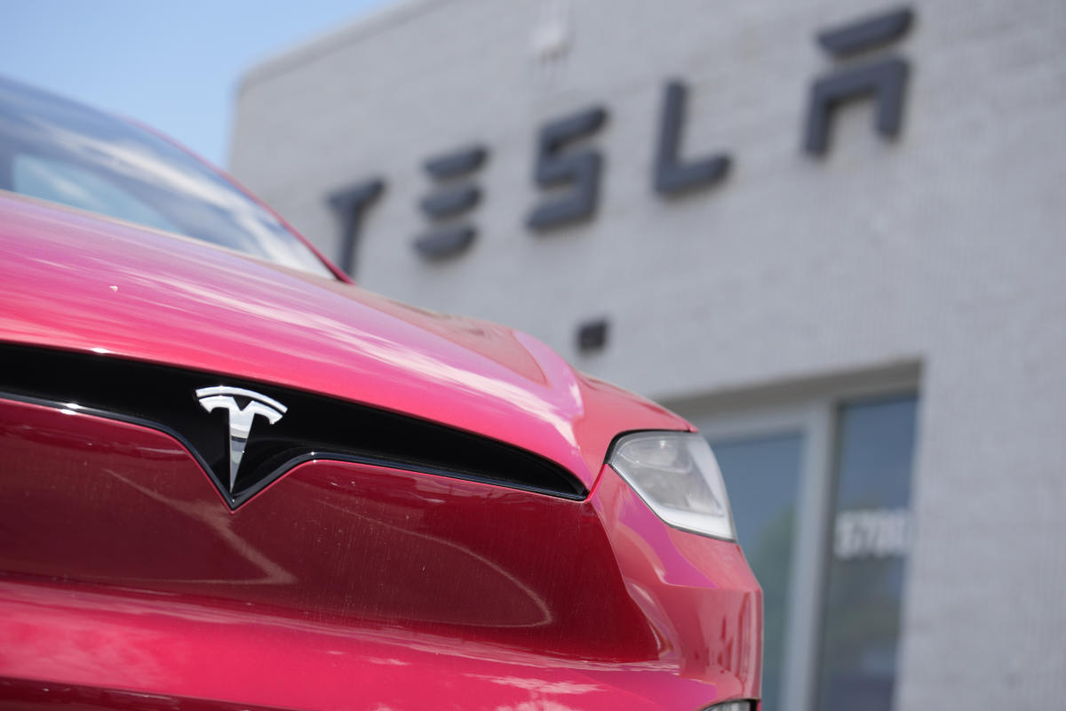 Tesla shares surge again, extending monster 40% rally over the past month