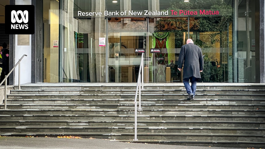 Reserve Bank of New Zealand keeps interest rates unchanged, building approvals rise, ASX closes lower after mixed Wall Street results — as it happened